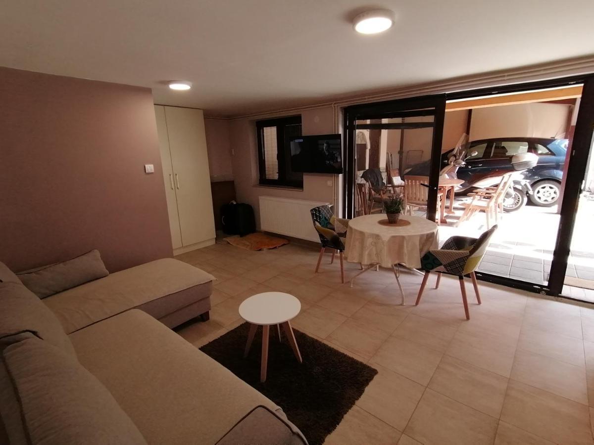 Apartments Sofija Nis Bagian luar foto