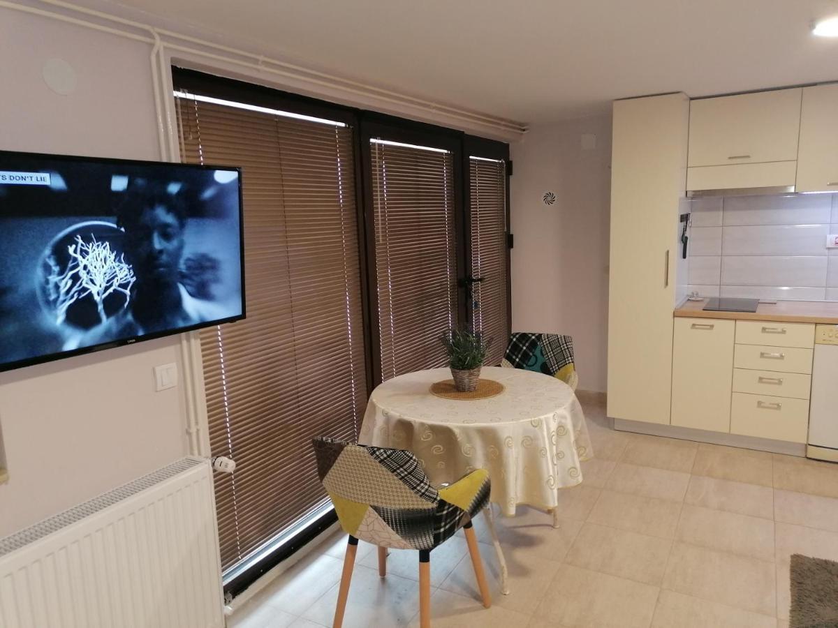 Apartments Sofija Nis Bagian luar foto