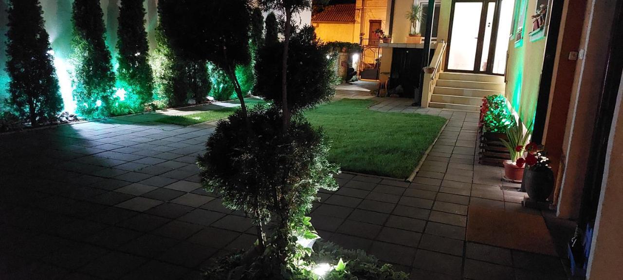 Apartments Sofija Nis Bagian luar foto