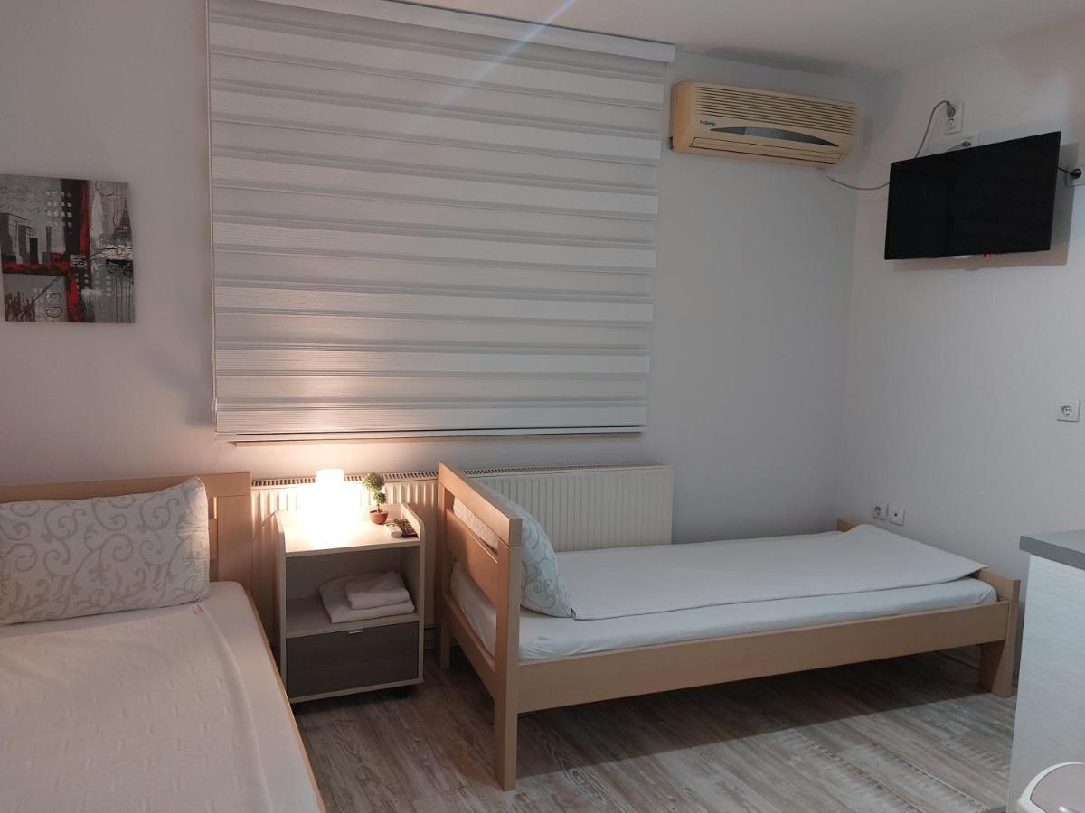 Apartments Sofija Nis Bagian luar foto