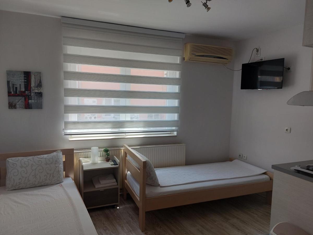 Apartments Sofija Nis Bagian luar foto