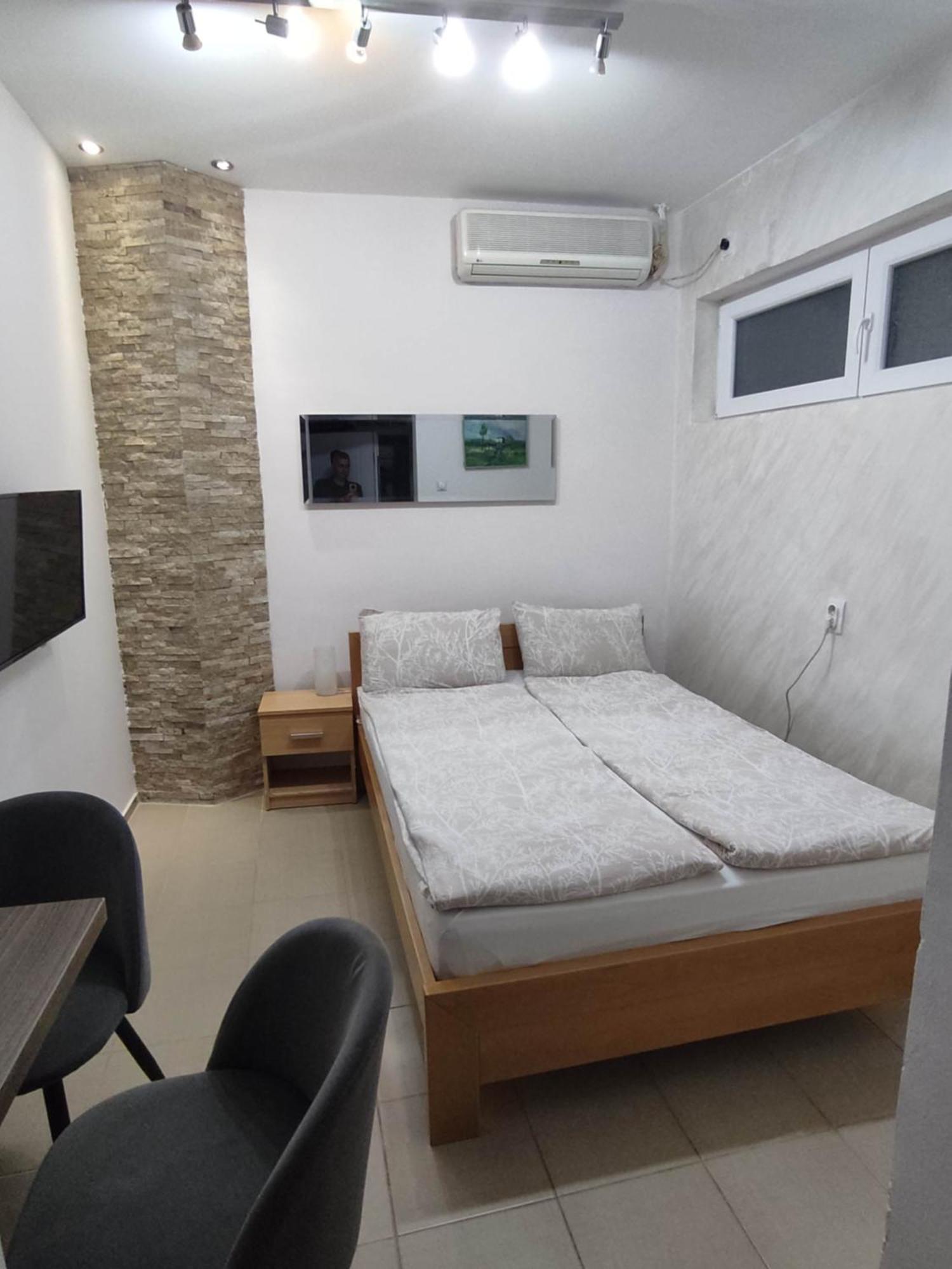 Apartments Sofija Nis Bagian luar foto