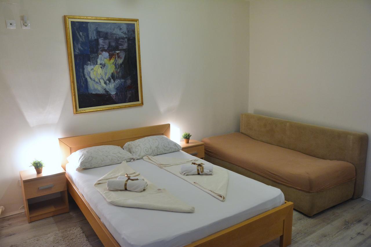 Apartments Sofija Nis Bagian luar foto